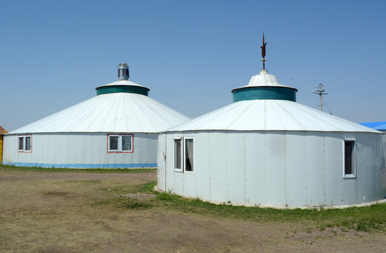 草原牧民與蒙古包